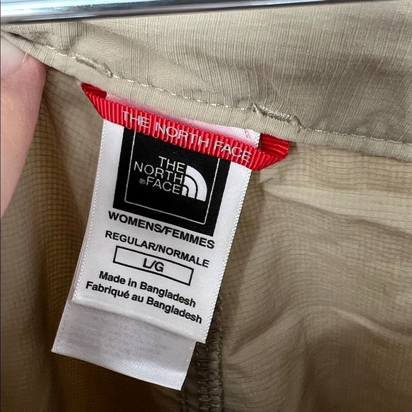 The north face women’s convertible pants size large - Picture 3 of 6